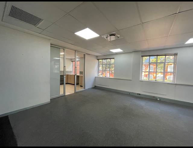 283M² OFFICE TO LET IN BRYANSTON